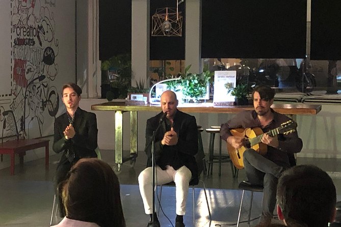 Intimate Flamenco Performance - A one-hour format that fits Madrid plans