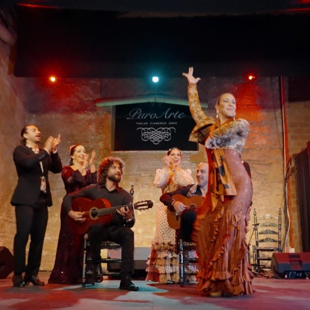 Jerez: Flamenco Show and Menú at Tablao Puro Arte 2025 - What happens during the one-hour performance
