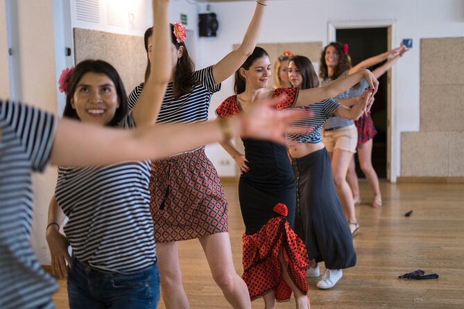 Learn Flamenco in 90 minutes - Gift flower - The class is not a flamenco history lesson