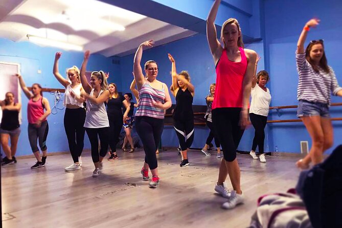 Madrid: 1-Hour Flamenco Class Experience - Private Group Value and Optional Extras