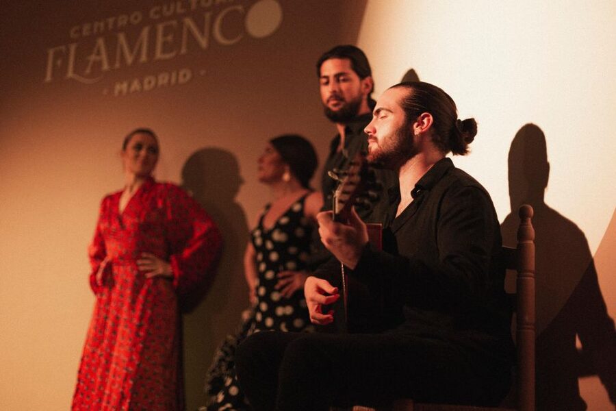 Madrid: 1-Hour Traditional Flamenco Show at Centro Cultural - Why this small Madrid flamenco show works