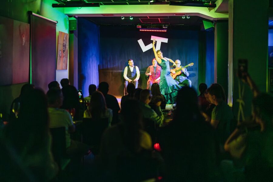 Madrid: Flamenco Show at Tablao "Las Tablas" with Drink - What happens once you sit down