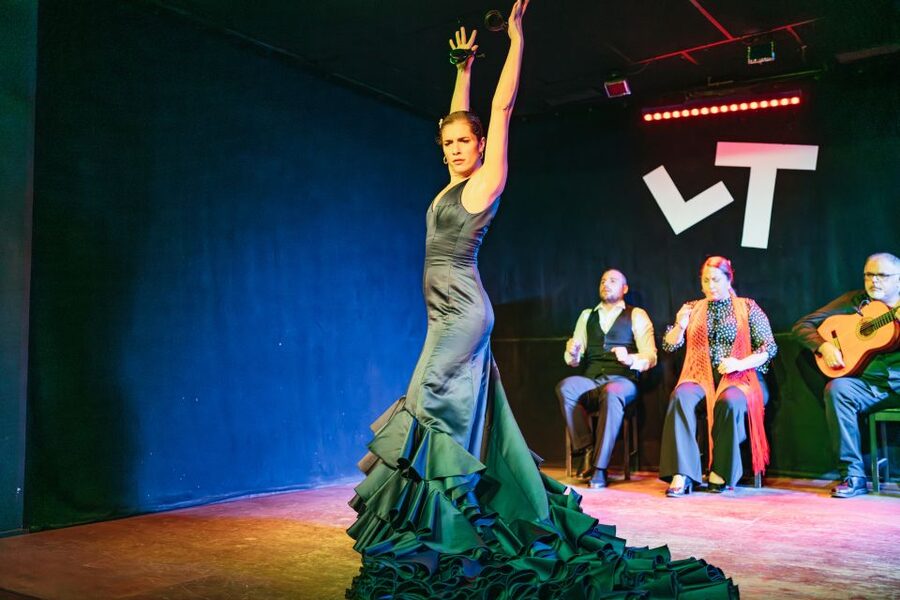 Madrid: Flamenco Show at Tablao "Las Tablas" with Drink - Choosing the drink or dinner option