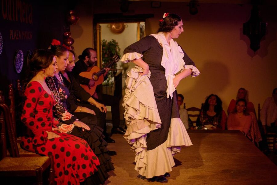 Madrid: Flamenco Show La Quimera with Drinks & Dinner Option - What La Quimera Promises in 90 Minutes