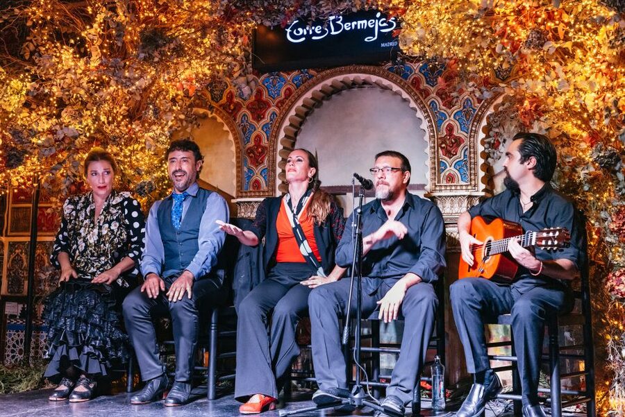 Madrid: Live Flamenco Show with Food and Drinks Options - Is $33 good value?