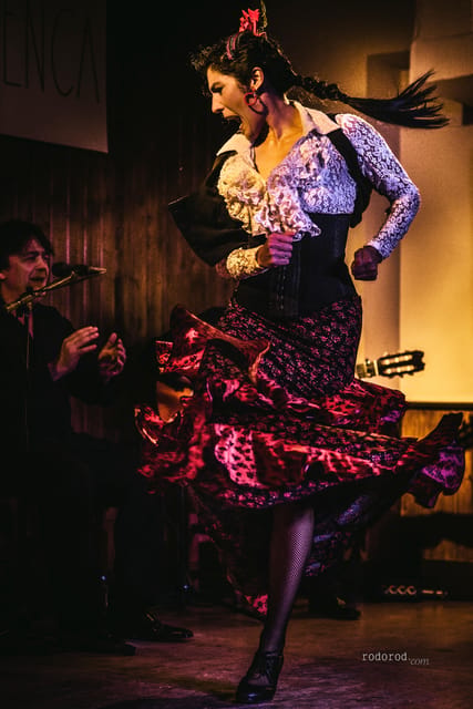 Madrid: Local Flamenco Show at El Cortijo - Finding the entrance without frustration