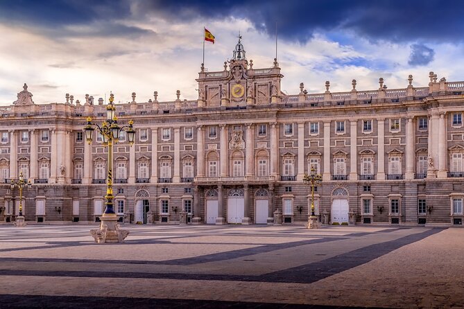 Madrid Old Town Tour & Flamenco Show with Optional Dinner - Almudena Cathedral and a royal wedding connection