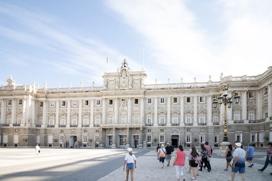 Madrid: Royal Palace Tour, Flamenco Show, & Tapas with Drink - Why This Madrid Combination Works