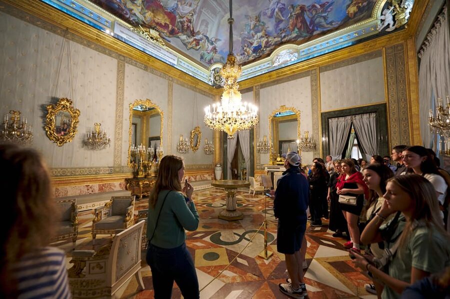 Madrid: Royal Palace Tour, Flamenco Show, & Tapas with Drink - Torres Bermejas and the Flamenco Performance