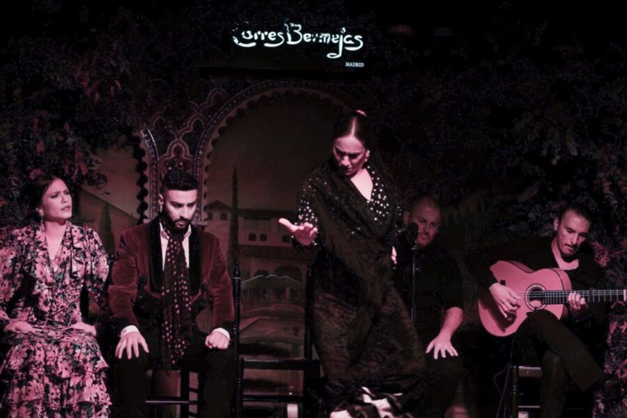 Madrid: Royal Palace Tour, Flamenco Show, & Tapas with Drink - Who Will Get the Most From This Experience?