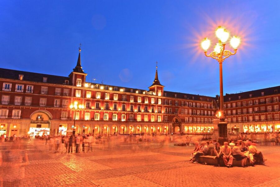Madrid: Sunset Walking Tour with Optional Flamenco Show - Ending at Plaza Mayor