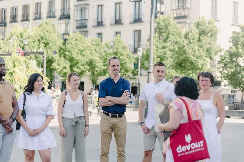 Madrid: Tapas Tour & Authentic Flamenco Experience - Practical details that shape the night