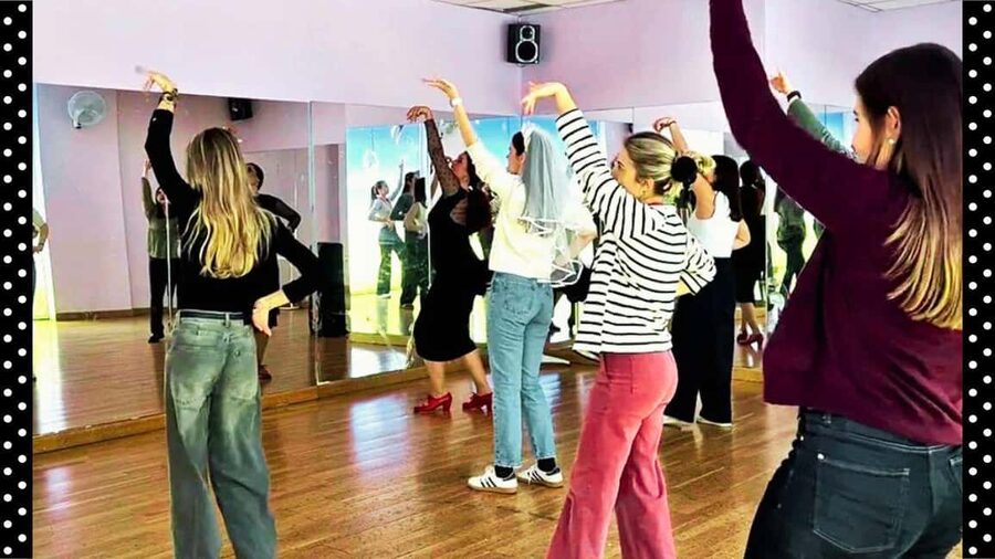 Málaga: 1-Hour Flamenco Dance Class with a Spanish Teacher - What the one-hour format really gives you