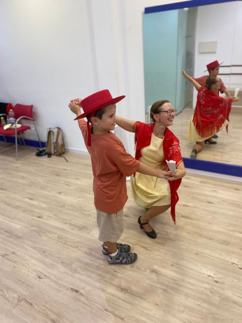 Málaga: Learn to dance flamenco rumba in 45 minutes - What to wear and bring