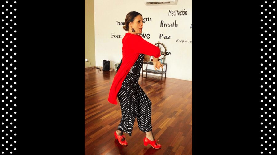 Marbella: 1-Hour Flamenco Dance Class with a Spanish Teacher - The videos give the hour more value