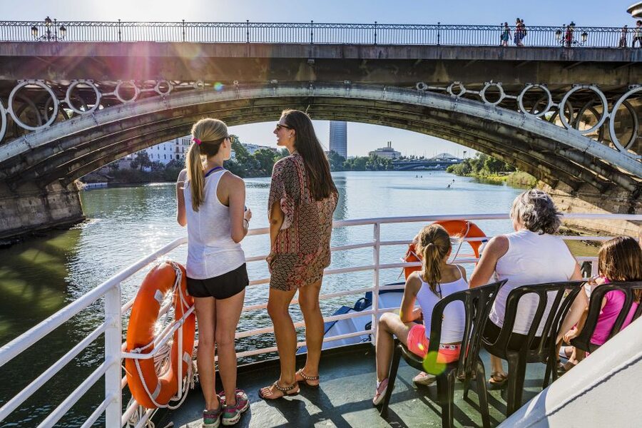 Panoramic Guadalquivir Cruise + Flamenco Show & Walking tour - Three ways to see Seville in one day