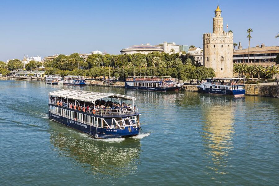 Panoramic Guadalquivir Cruise + Flamenco Show & Walking tour - Triana and Santa Cruz on foot