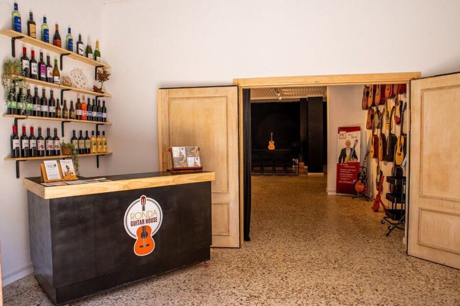 Ronda: Spanish - Classical & Flamenco - Guitar Concert - Why the intimate room changes the experience