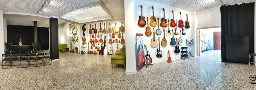 Ronda: Spanish - Classical & Flamenco - Guitar Concert - What the 50-minute visit feels like