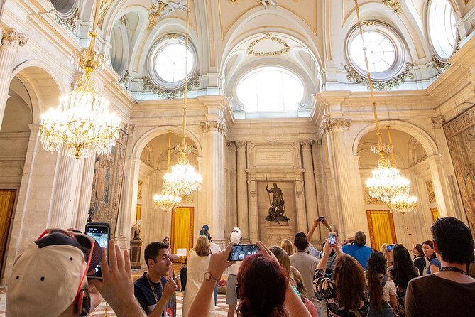 Royal Palace of Madrid Guided Tour and Flamenco Show with Tapas - Entering the Royal Palace with fast-track access