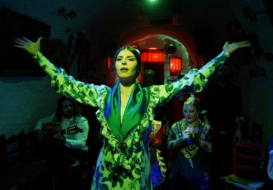 Sacromonte: Flamenco Show at Cuevas Los Tarantos Tickets - The cave room and your seat