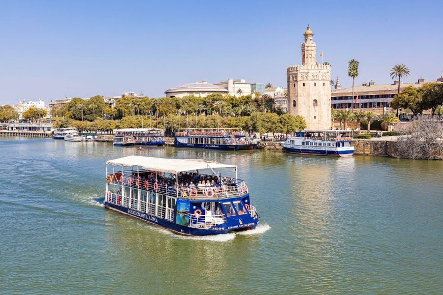 Sevilla: Hop-On Hop-Off & Walking Tours, Cruise & Flamenco - Maria Luisa Park and Plaza de España at 10:00