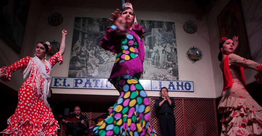 Seville: El Patio Sevillano Flamenco Show Ticket & Dinner - Entering a 75-minute performance