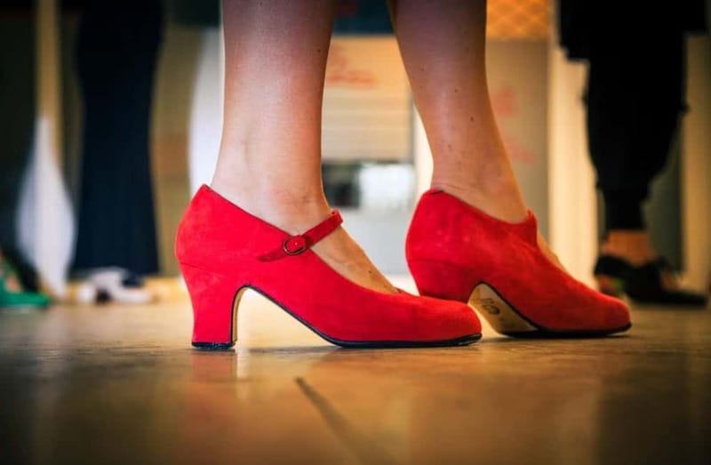 Seville: Flamenco Dance Class with Optional Costume - Why this short class works in Seville