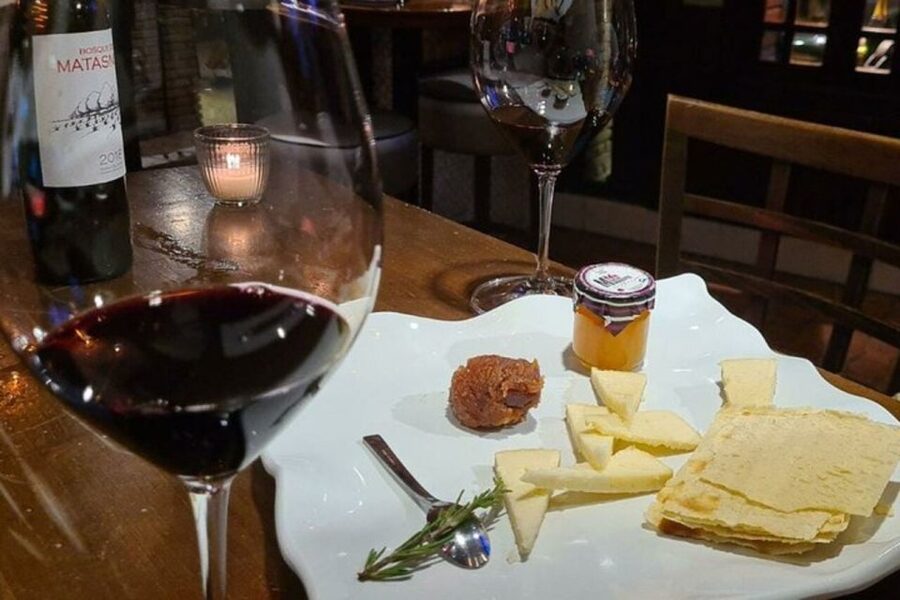 Seville: Flamenco Show and Tapas in Triana Private Tour - Key points to know before booking