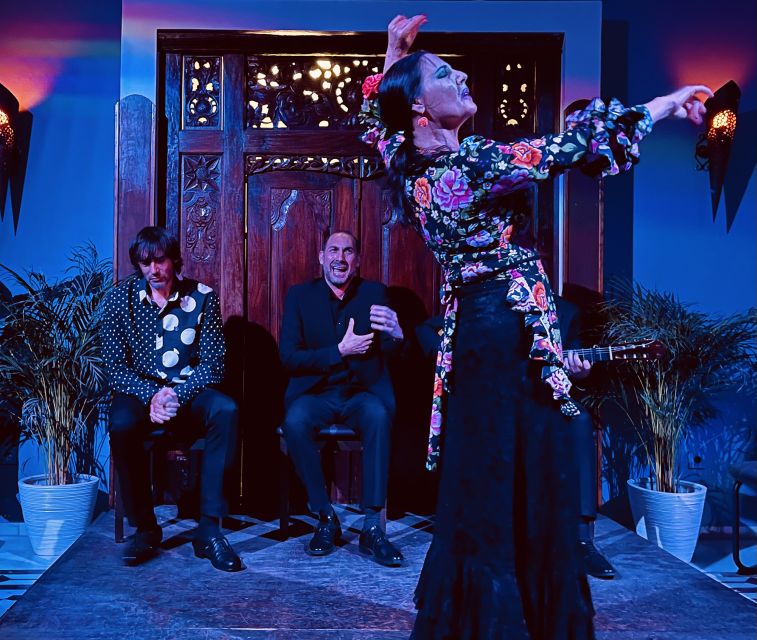 Seville: Flamenco Show at Tablao Almoraima in Triana - The atmosphere: polished but not stiff
