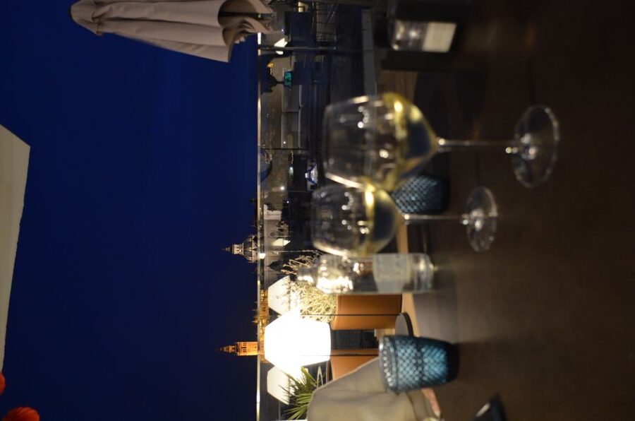 Seville: Flamenco Show & Roof Dinner with Cathedral Views - At Tablao Flamenco Las Setas