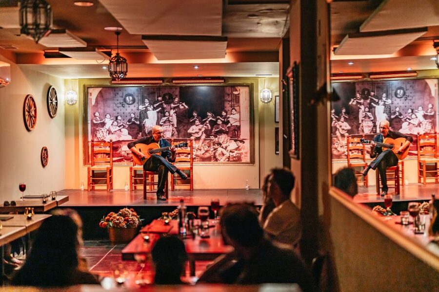 Seville: Flamenco Show with Andalusian Dinner at La Cantaora - Why the intimate room changes the evening