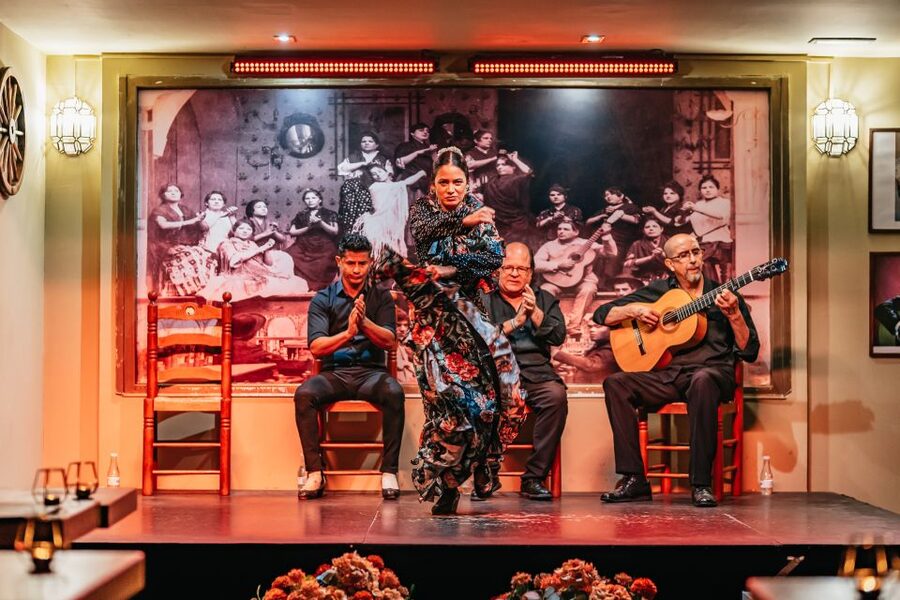 Seville: Flamenco Show with Andalusian Dinner at La Cantaora - Choosing between the three tickets
