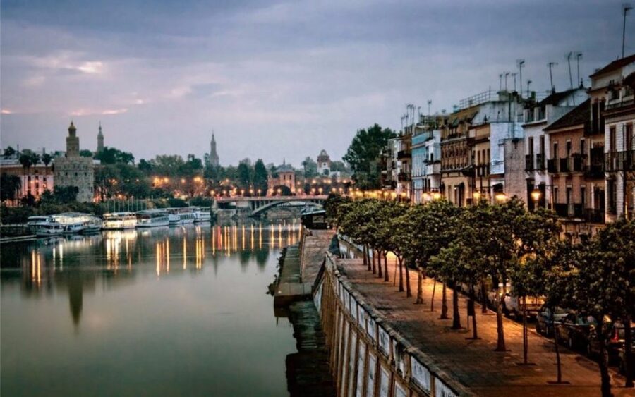 Seville: Half-Day Flamenco & Tapas Night - Walking Triana, from Calle Betis to Santa Ana