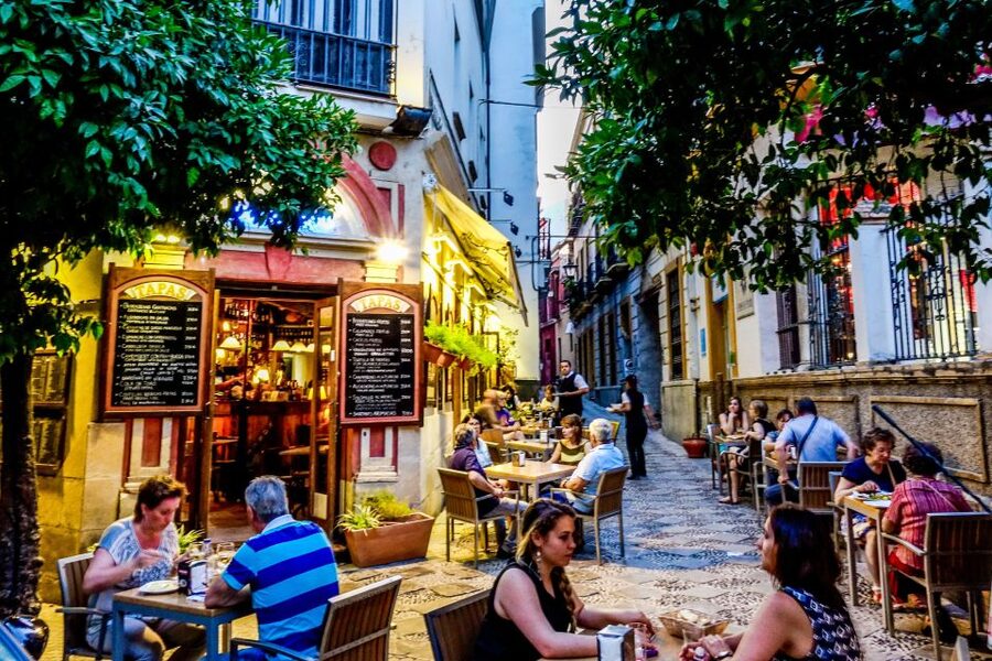 Seville: Half-Day Flamenco & Tapas Night - Who should book this Seville evening?