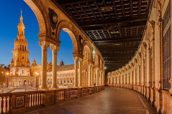 Seville Night Tour with Tablao Flamenco Show - The evening begins with Seville under lights