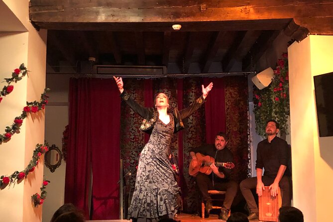 Skip the line: Tablao Flamenco Andalusí Ticket - The small-room advantage, and its limits