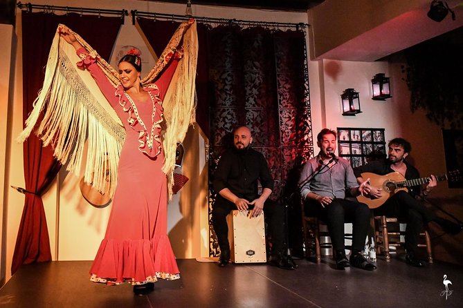 Skip the line: Tablao Flamenco Andalusí Ticket - Meeting the artists after the performance
