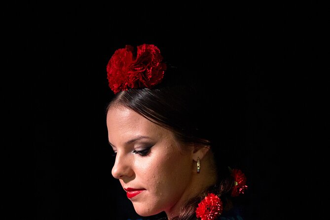 Skip the Line: Tablao Flamenco Pura Esencia Ticket - The music and dancing you will see