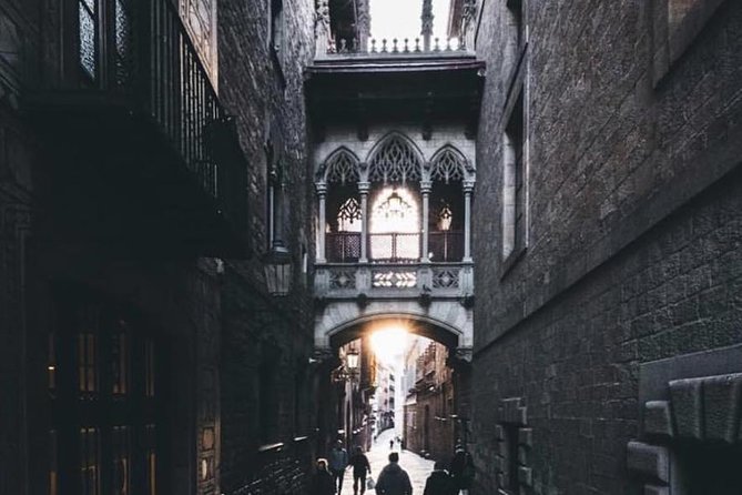 Small Group Barcelona Walking Tour, Flamenco Show & Tapas Dinner - Santa Maria del Mar and the Move Toward El Born