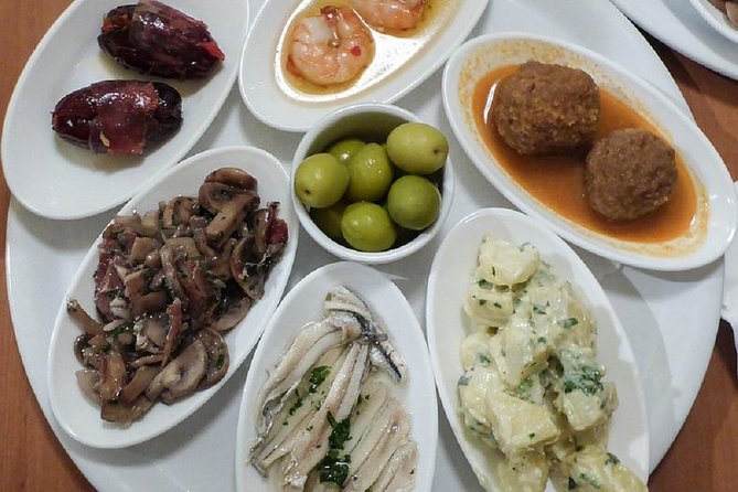 Tapas and Flamenco in Seville - The guide can make or break the evening
