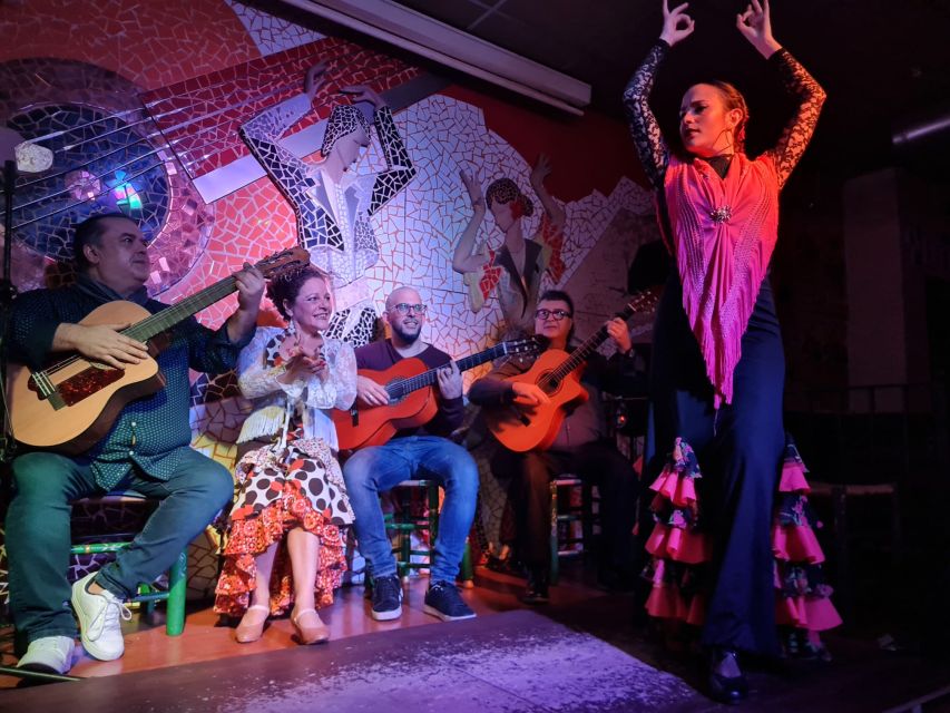 Valencia: Flamenco at Toro y La Luna with optional Dinner - Getting there and finding the entrance