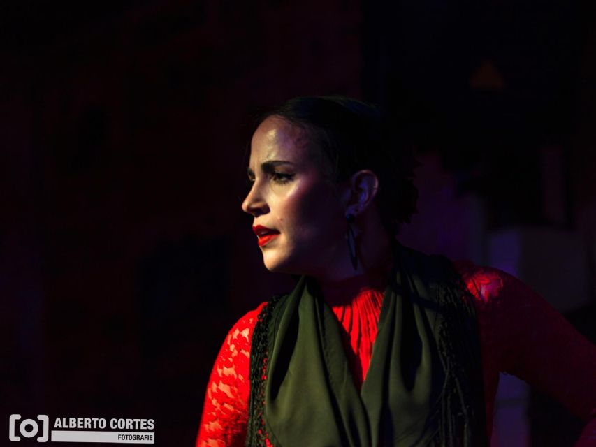 Valencia: Flamenco at Toro y La Luna with optional Dinner - Small details that make the evening memorable
