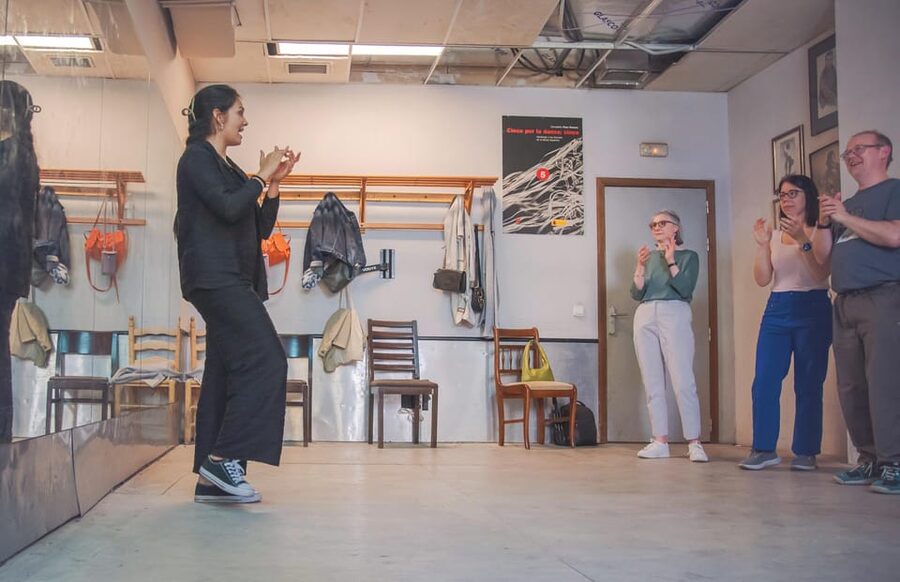 Valencia: Flamenco Class Experience - The first steps: posture, arms, and rhythm