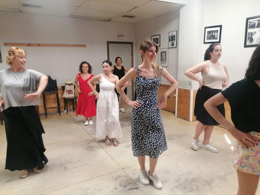 Valencia: Flamenco Class Experience - A private class with room for laughter