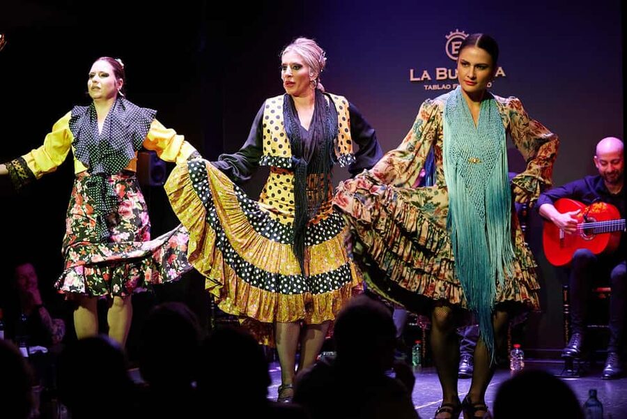 Valencia: Flamenco Show with Dinner at La Bulería - Five things to know before booking