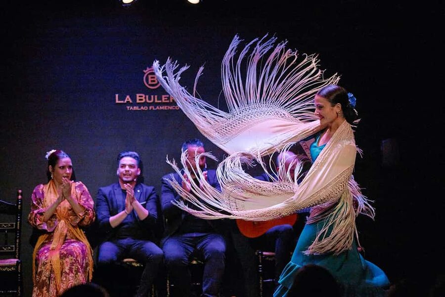 Valencia: Flamenco Show with Dinner at La Bulería - Arriving at La Bulería in Valencia