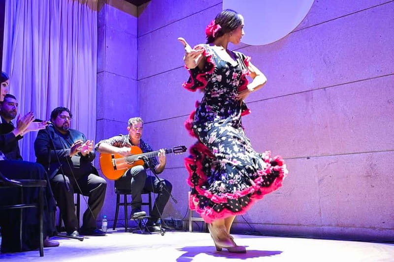 Valencia: La Linterna Flamenco Show - Arrive early for the best view